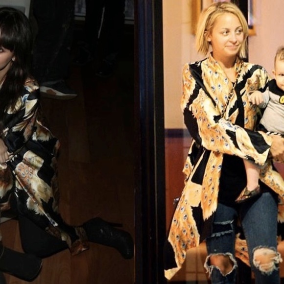 Silk Jacket Peacock Pattern - Picture 4 of 4